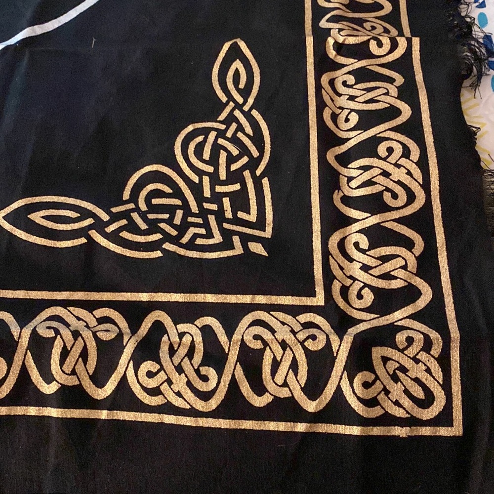 Alter Cloth - Picture 5 of 6